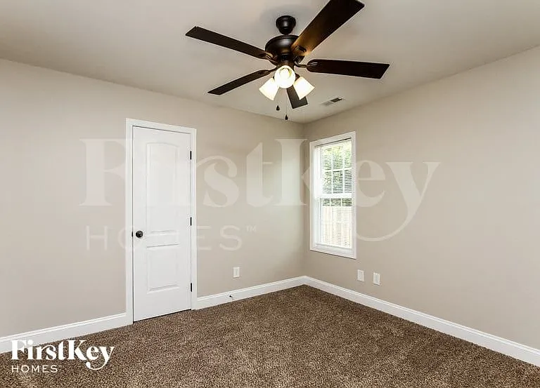 96 Peachtree Ave NW — Photo 12