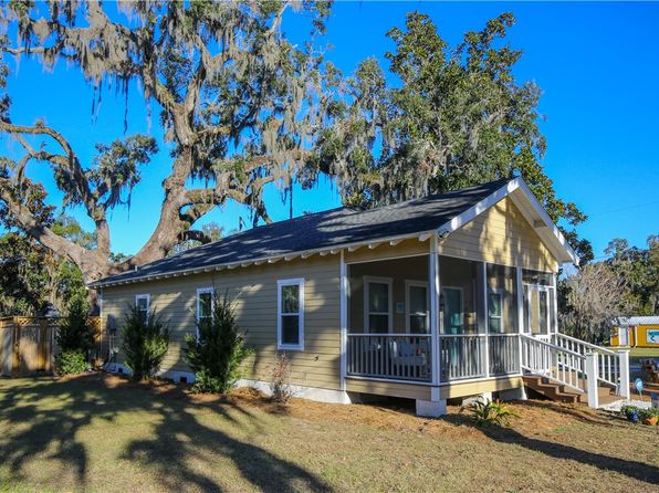 214 Clarke St, Darien, GA 31305