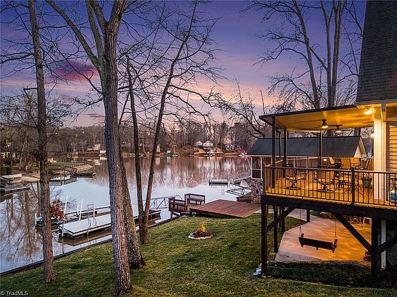 3rd image of 1901 Warf Rd