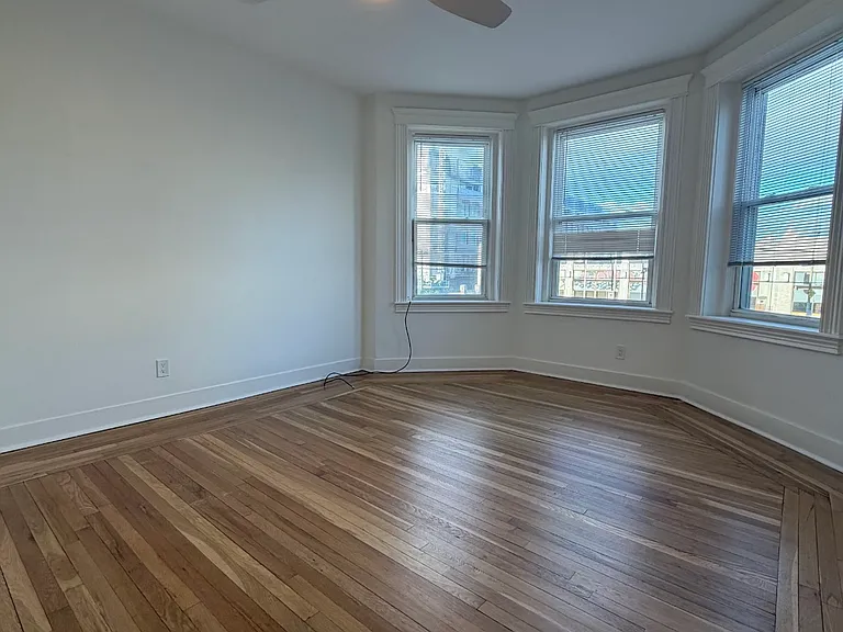 1024 Commonwealth Ave #206 — Photo 3