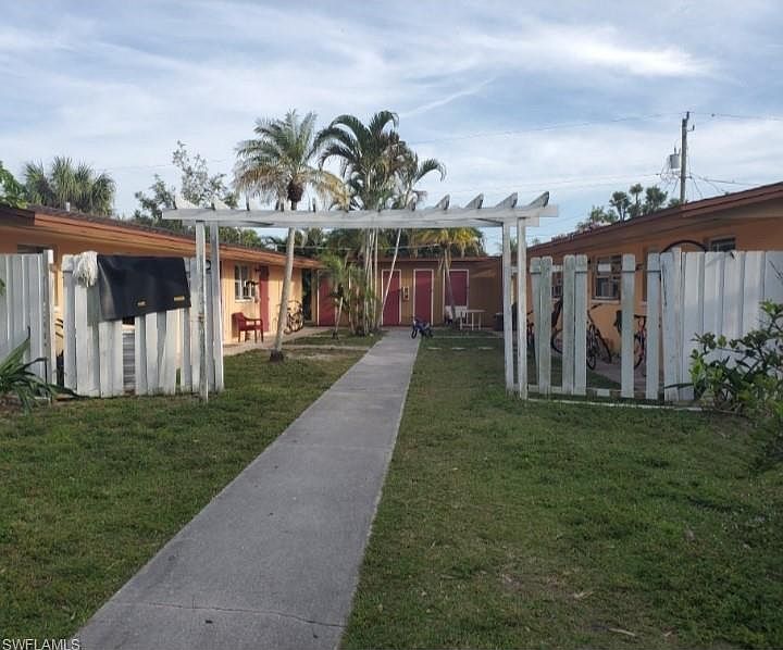 2nd image of 11369 Linda Loma Dr #11379