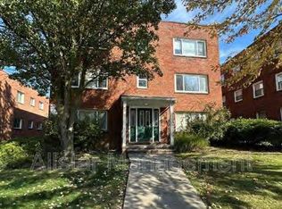 2649 Noble Rd #4, Cleveland, OH 44121