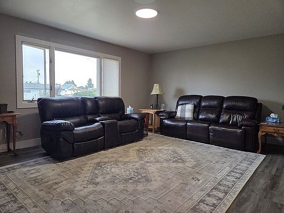 3rd image of 308 1st Ave