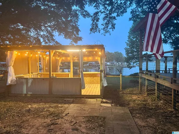 42 Mockingbird Ln, Pell City, AL 35128