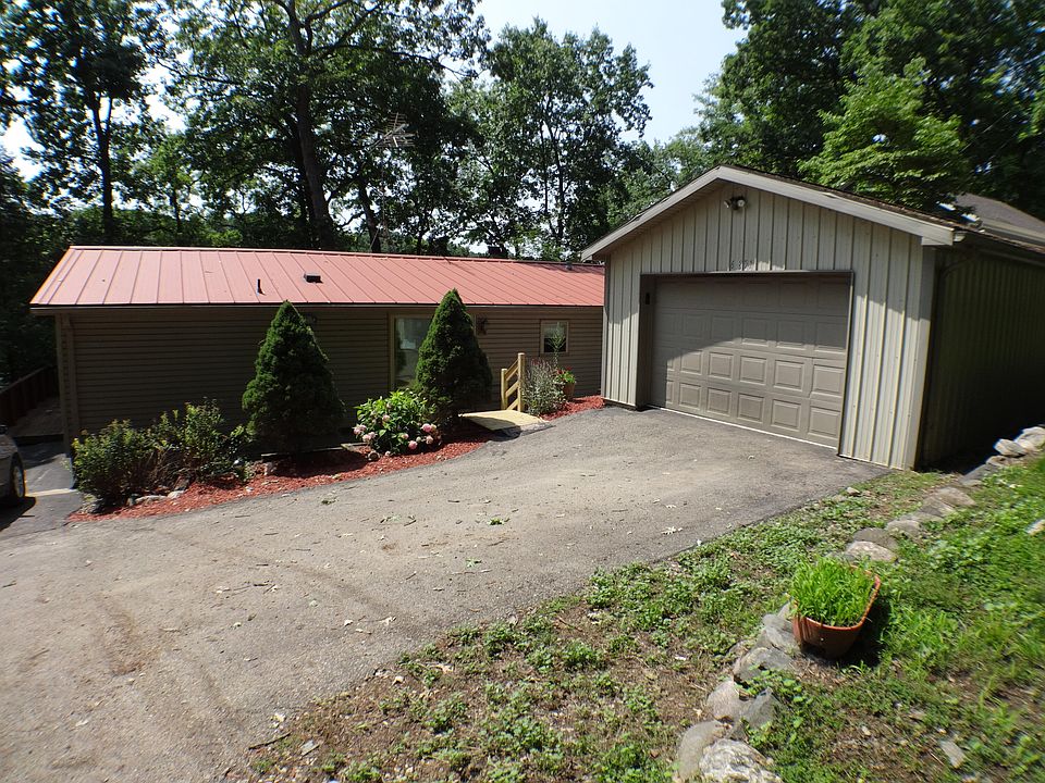 1st image of 6851 Woodland Dr