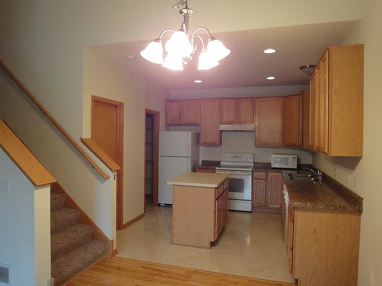 4770 Underwood Ln N #E — Photo 6