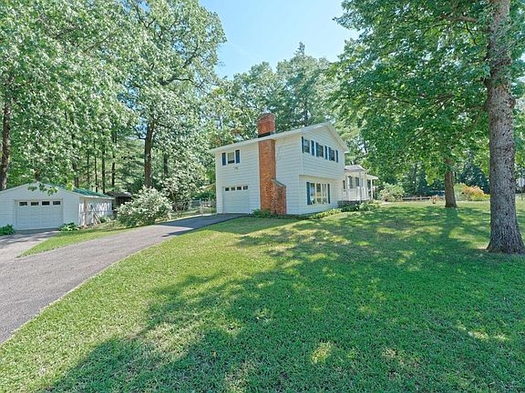 4th image of 532 Leahy Ln