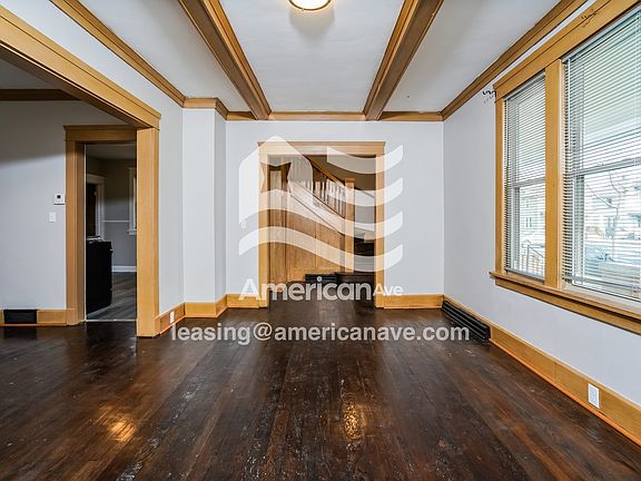 1299291_003_living_room_14177089.jpg