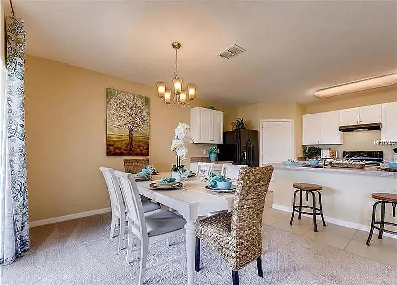 4 bed, 1828 sqft, $2,400 — Photo 4