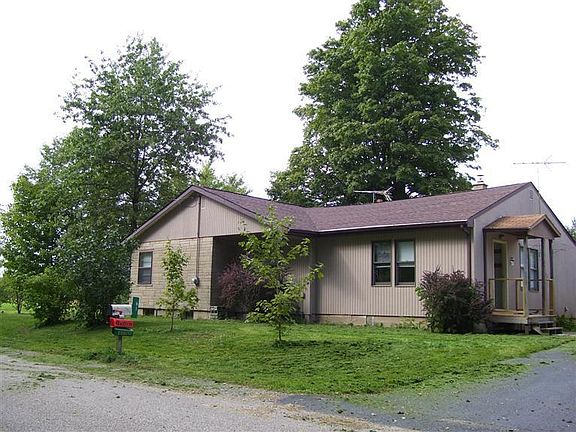 3rd image of 61 40th St