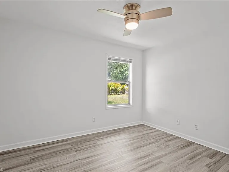 612 Santa Barbara Blvd — Photo 25