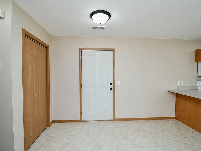 1420 E Redwood Blvd — Photo 5