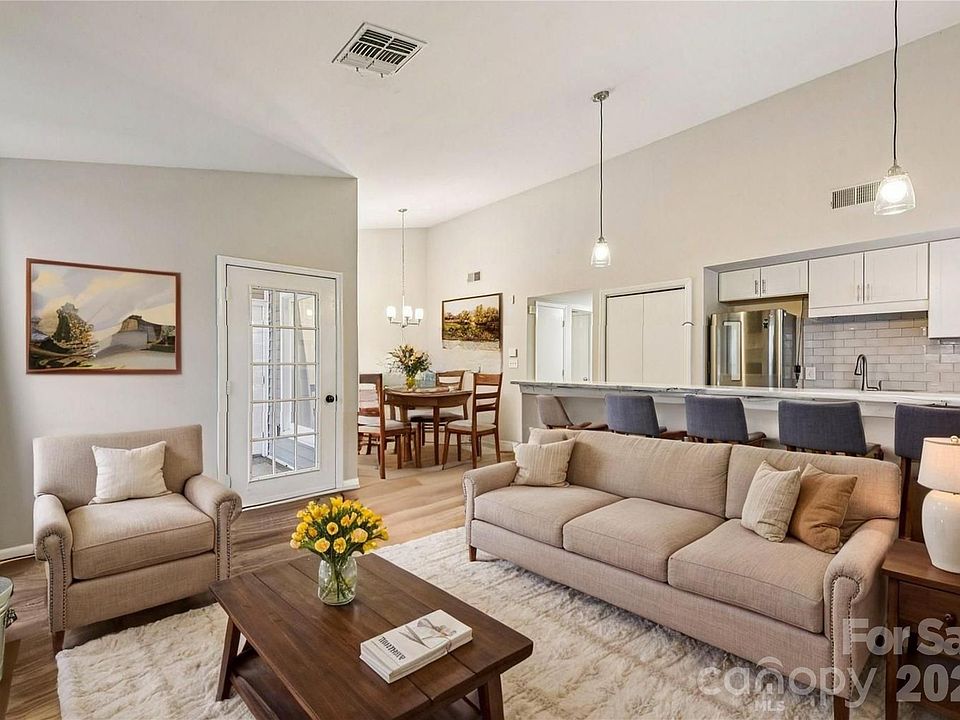 1st image of 430 Queens Rd APT 732