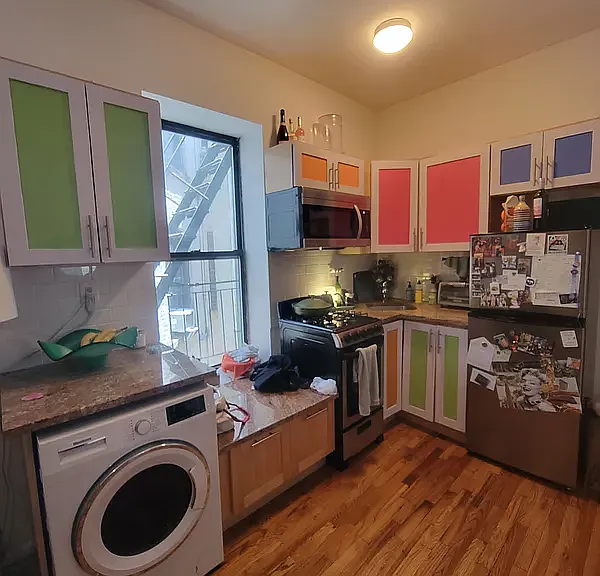 319 E 9th St #6 — Photo 5