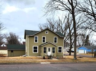 1406 11th St E, Glencoe, MN 55336