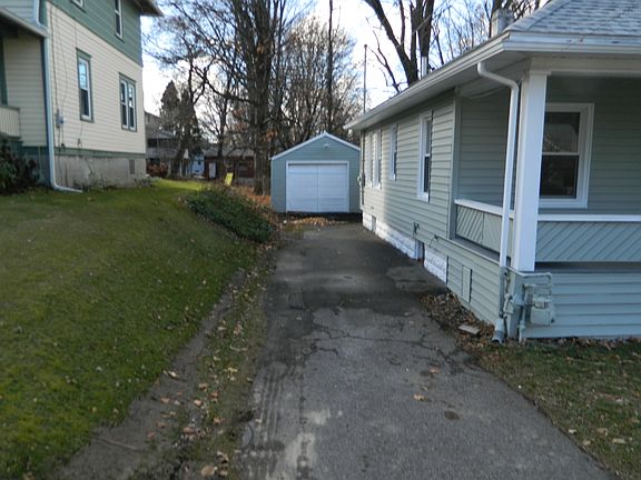 2nd image of 310 Lillian Ave