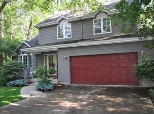 65 Robertson Rd, Lake Zurich, IL 60047