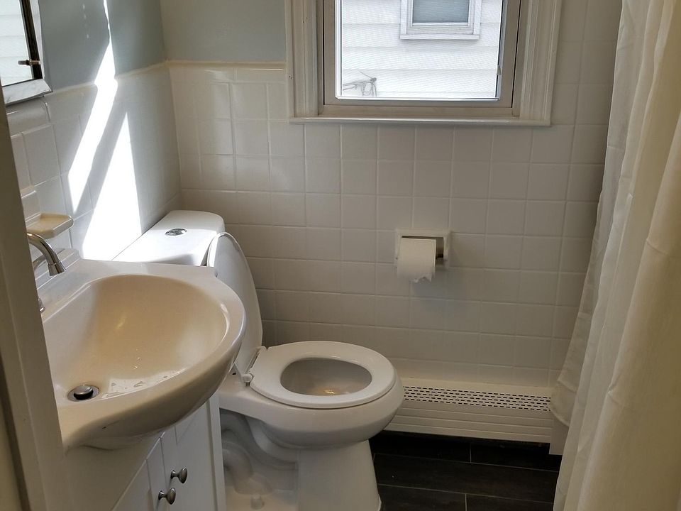 2nd image of 1308 Avy St #2