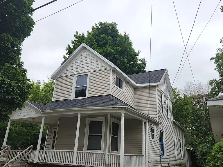 645 Jackson St NW — Photo 1