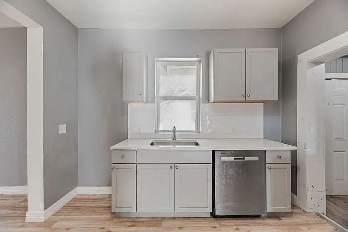 815 N Travis St — Photo 6