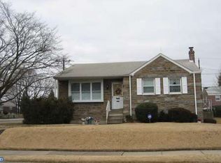 7800 Farnsworth St, Philadelphia, PA 19152