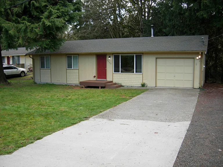 2133 NW Mulholland Blvd — Photo 2