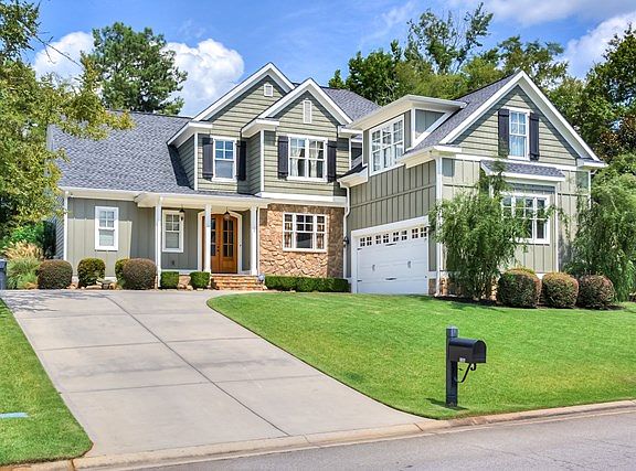 2nd image of 226 Dixon Ct