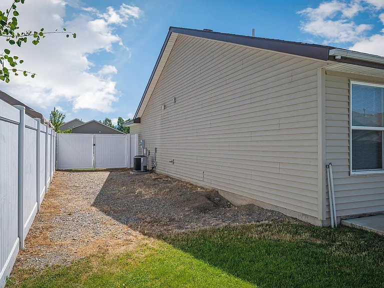 6933 N Fast Hawk Ln — Photo 32