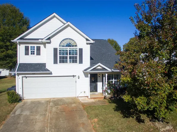 7729 Shiny Meadow Ln, Charlotte, NC 28215