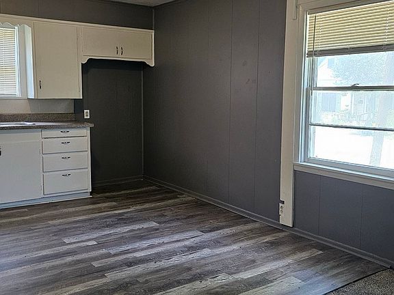 4th image of 104 Smith St