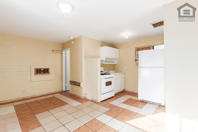 Studio, 1.0 bath, 525 sqft, $899 — Photo 1