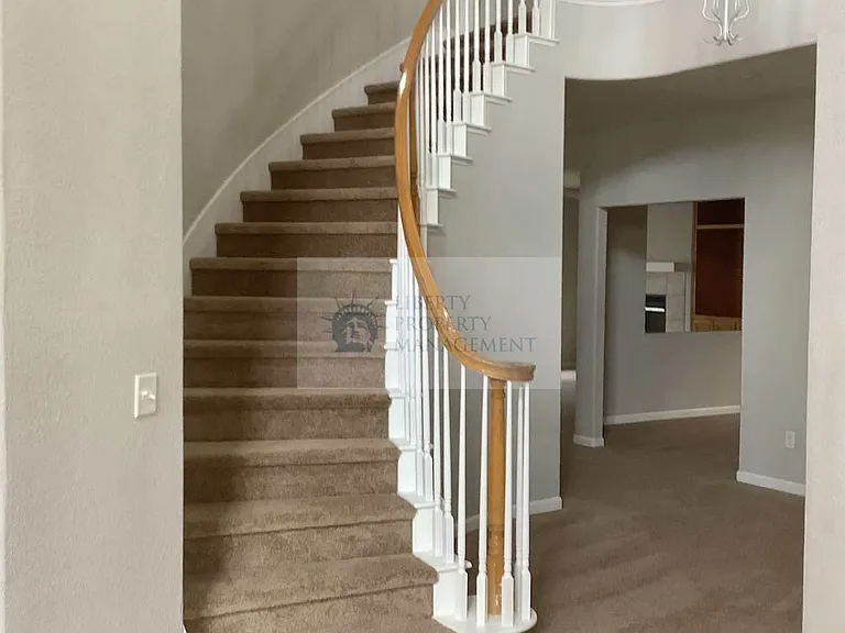 4425 Crown Valley Way — Photo 3