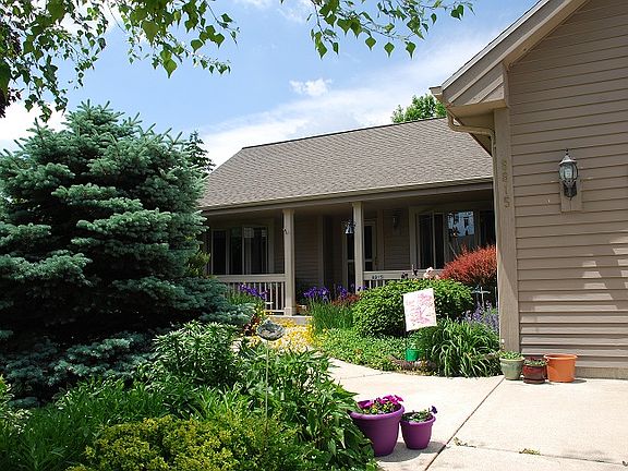 3rd image of 8815 S Brook Cir