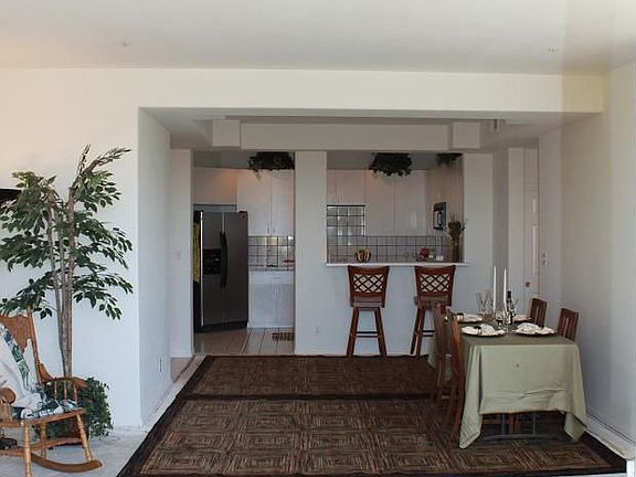 3rd image of 3460 S Centinela Ave APT 202
