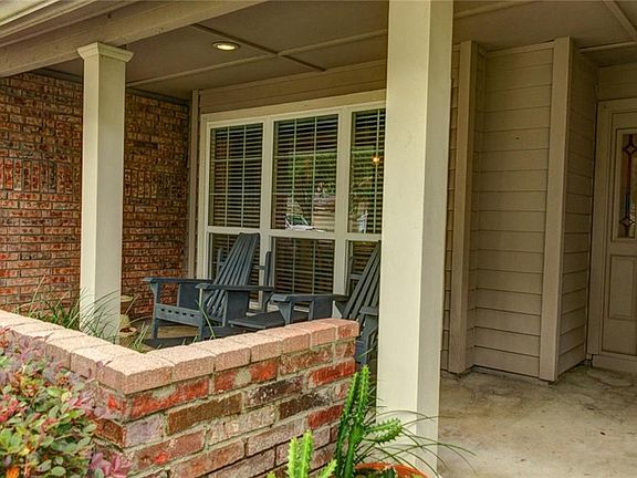 3rd image of 15831 Glenarn Dr