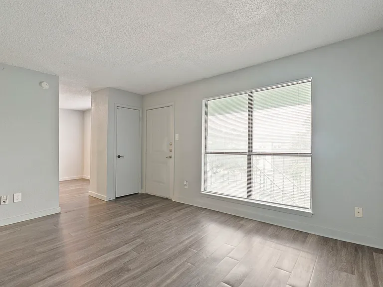 Verde Apartments — Photo 34