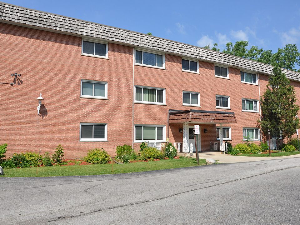 1st image of 1925 E Oakton St APT 2E