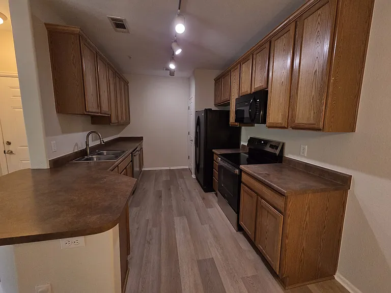 2682 S Cathay Way #204 — Photo 3