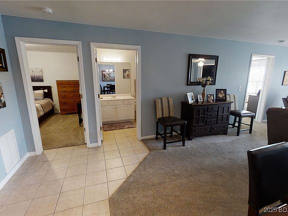 4th image of 72 Park Pool Dr #1C