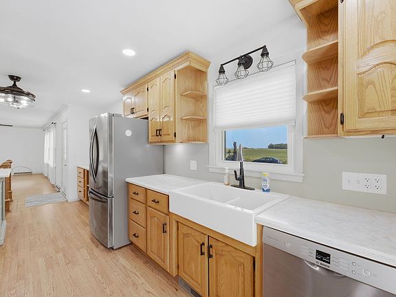 5th image of 314 Oak St