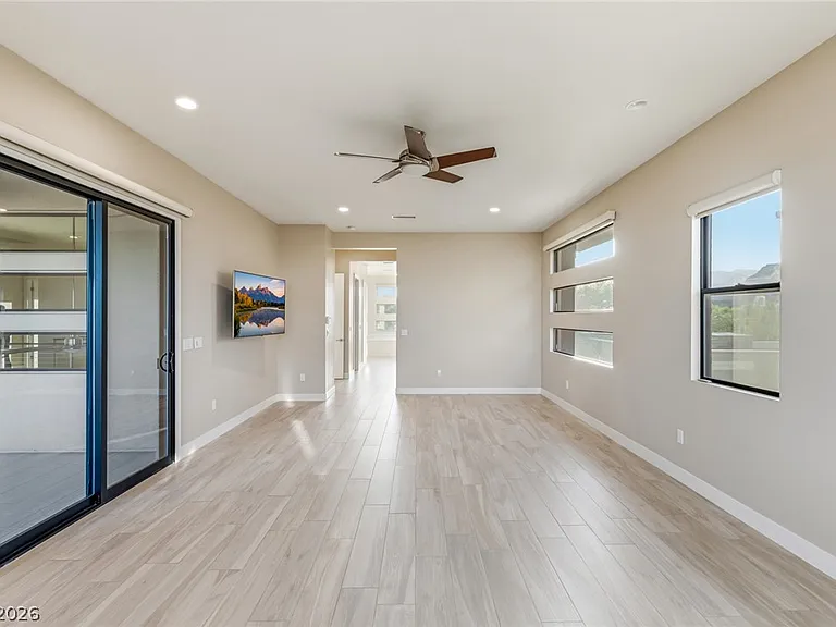 64 Grey Feather Dr — Photo 30