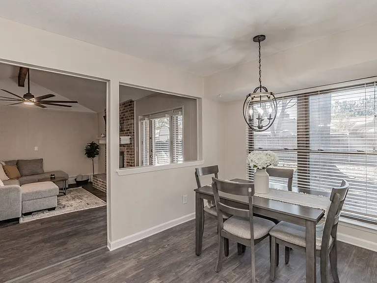 340 Gloria St — Photo 14