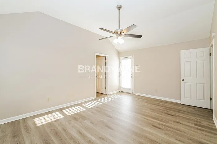 8077 Sandywood Ln — Photo 12