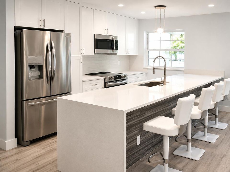 2nd image of 14516 CANALVIEW Drive #B