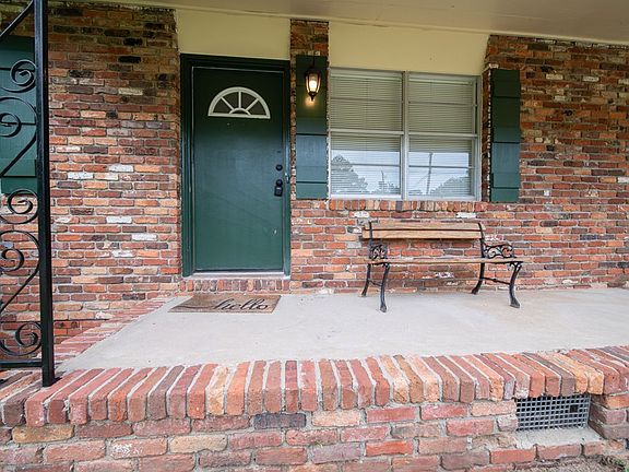 5th image of 616 Wright Dr