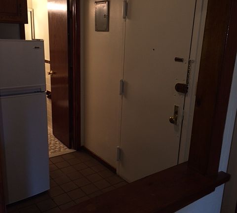 4th image of 1733 2nd Ave APT 3B