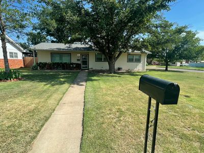 2400 W 14th St, Plainview, TX, 79072