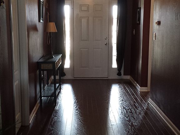 Large foyer with trim