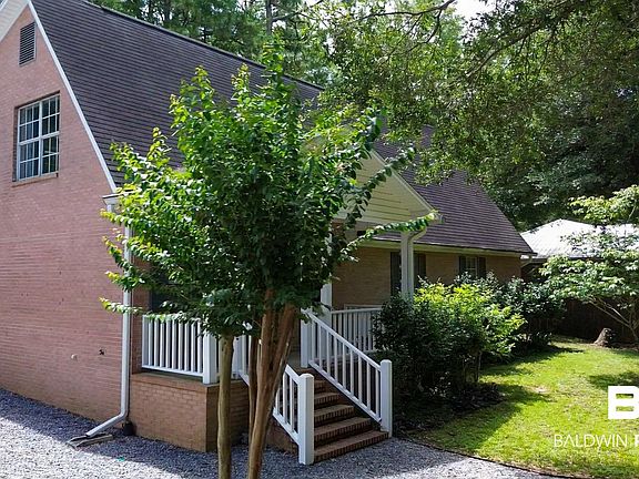 2nd image of 14040 Riverside Dr