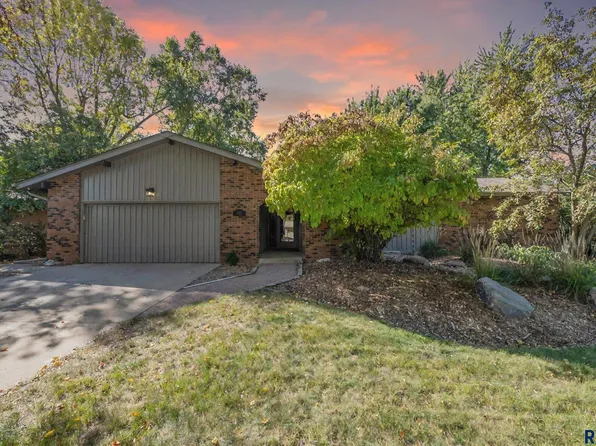 505 E Sunnybrook Dr, Sioux Falls, SD 57105